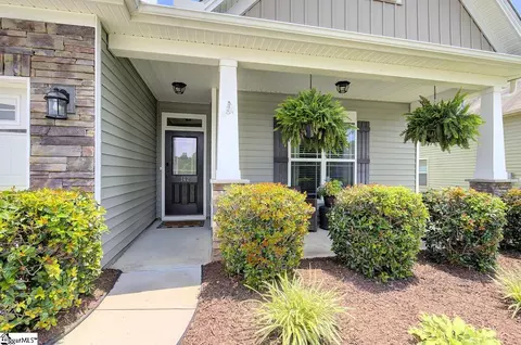 142 Caledonia Dr, Easley, SC 29642 photo 2