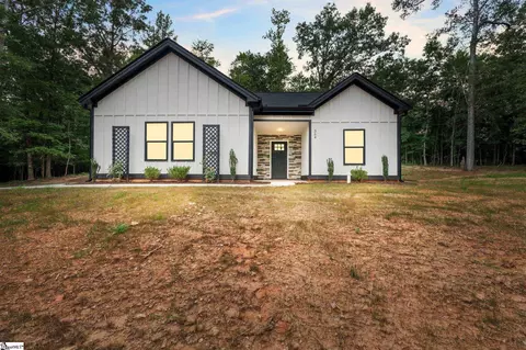 354 Pasture Dr, Gray Court, SC 29645