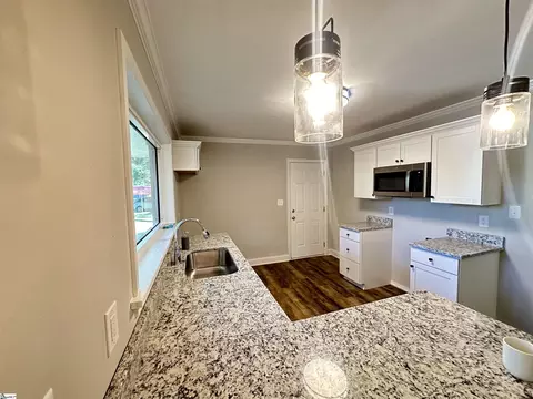 13 Calhoun St, Williamston, SC 29697 photo 4
