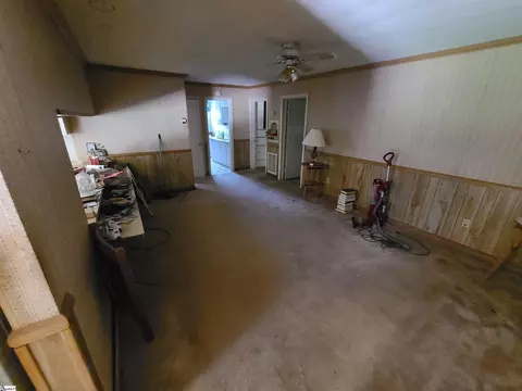 Living - 205 Jones Ave, Easley, SC 29640 photo 2 of 3