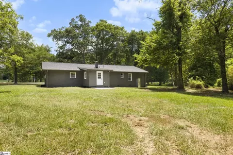 Exterior - 529 E Airport Rd, Greer, SC 29651 photo 4 of 7
