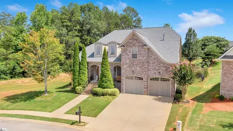 22 Double Crest Dr, Taylors, SC 29687