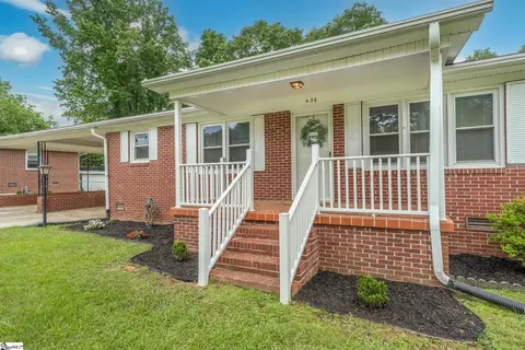 436 Meadowbrook Ave, Woodruff, SC 29388