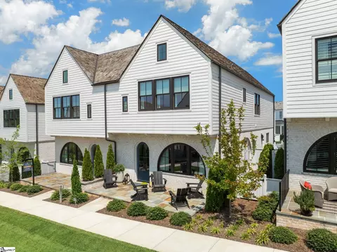 108 Graham Dr, Greenville, SC 29615