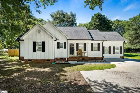 211 Longview Dr, Williamston, SC 29697