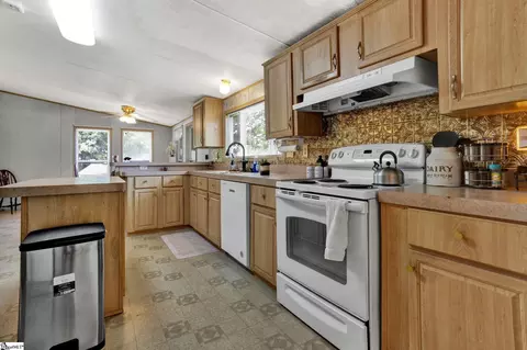 114 Crest Ln, Easley, SC 29640 photo 13