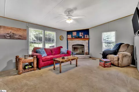 114 Crest Ln, Easley, SC 29640 photo 6