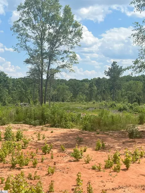 761 Casey Rd, Woodruff, SC 29388