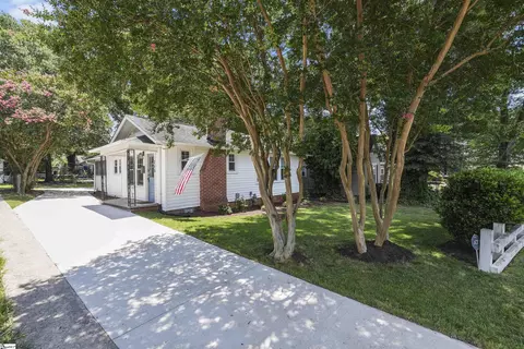 215 W Faris Rd, Greenville, SC 29605