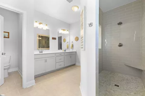 Bath - 1 Townsend Ave, Greer, SC 29651 photo 1 of 3