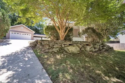1014 Spring Glen Dr, Simpsonville, SC 29680