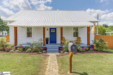 4 Haynes St, Greer, SC 29651