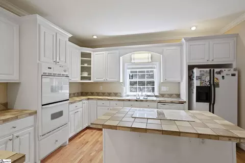 Kitchen - 214 Brashears Rd, Campobello, SC 29322 photo 2 of 3