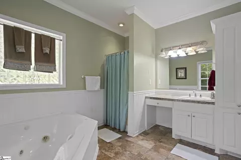 Bath - 214 Brashears Rd, Campobello, SC 29322 photo 2 of 4