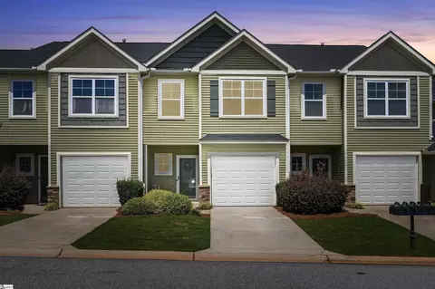 730 Elmbrook Dr, Simpsonville, SC 29681