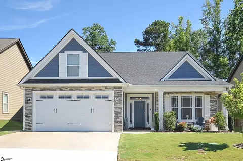 301 Loxley Dr, Simpsonville, SC 29680