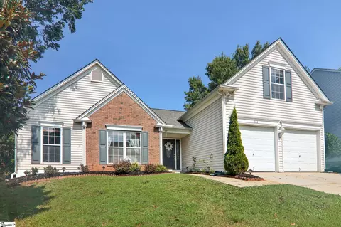 114 Innisbrook Ln, Simpsonville, SC 29681