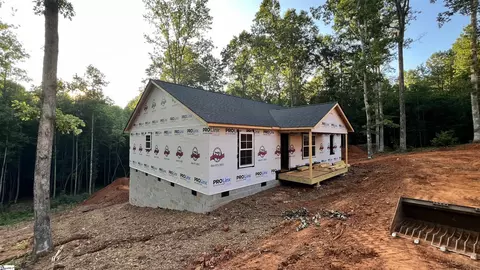 Exterior - 112 Ledbetter Ln, Walhalla, SC 29691 photo 2 of 3