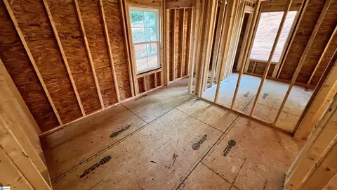 Bedroom - 112 Ledbetter Ln, Walhalla, SC 29691 photo 6 of 7