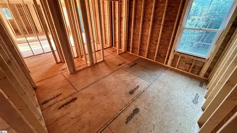 Bedroom - 112 Ledbetter Ln, Walhalla, SC 29691 photo 3 of 7