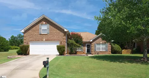 820 Palomino Ct, Simpsonville, SC 29681