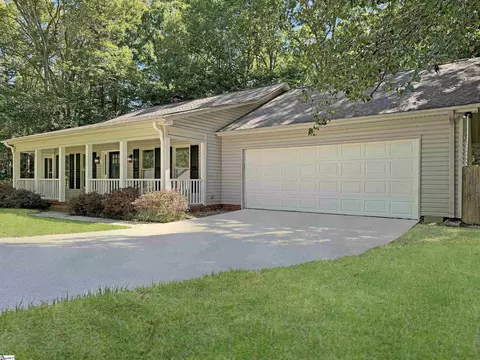 101 Partridge Pt, Fountain Inn, SC 29644