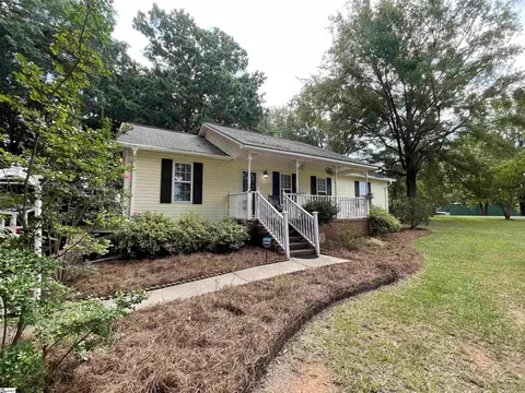 883 Fifth Ave, Clinton, SC 29325