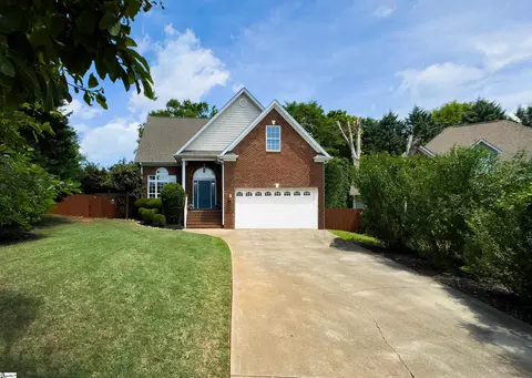 21 Magnolia Place Ct, Simpsonville, SC 29681