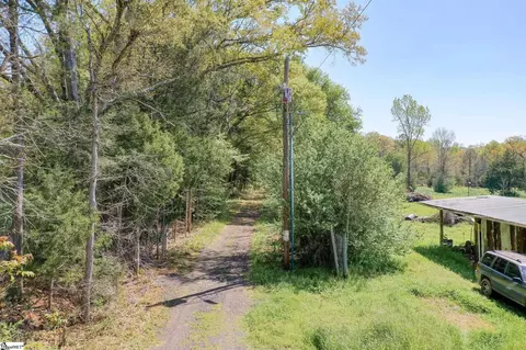 1805 Fairview Rd, Fountain Inn, SC 29644