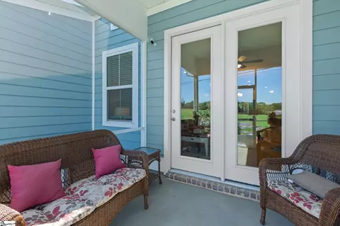 335 Stirrup Ct, Greer, SC 29651 photo 2