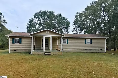 240 Arnold Rd, Woodruff, SC 29388