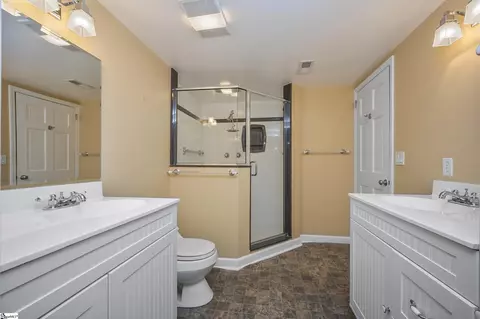 Bath - 601 Ridge Top Rd, Tryon, NC 28782 photo 4 of 4