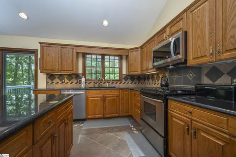 Kitchen - 601 Ridge Top Rd, Tryon, NC 28782 photo 2 of 4