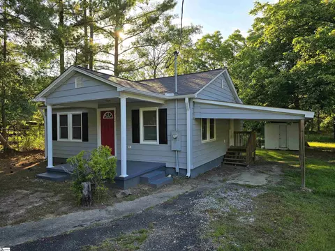 302 Deason St, Mccormick, SC 29835 photo 2