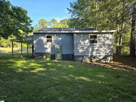 302 Deason St, Mccormick, SC 29835 photo 4