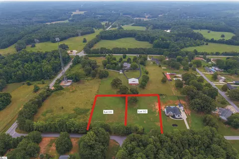 110 Marseille Dr, Simpsonville, SC 29680