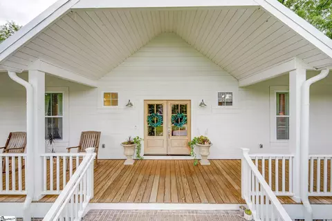 27 Silesian Ct, Pelzer, SC 29669
