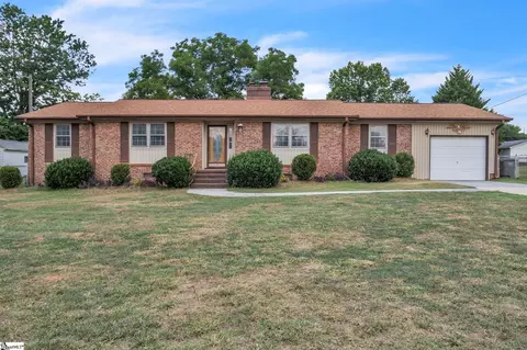 105 Albain Cir, Greenville, SC 29617