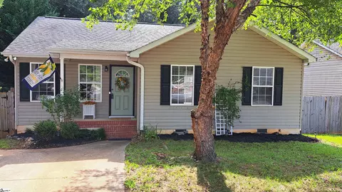 121 Harvey Rd # B, Greer, SC 29651