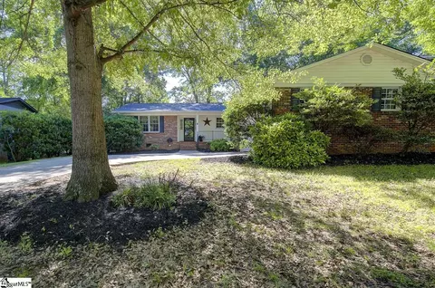8 Meredith Ln, Greenville, SC 29607