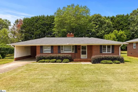 710 S Main St, Greer, SC 29650