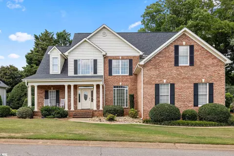200 Ladykirk Ln, Greer, SC 29650