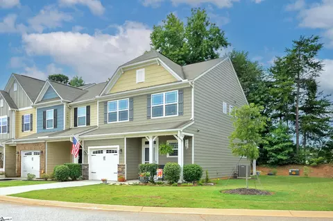 800 Appleby Dr, Simpsonville, SC 29681