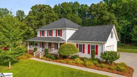 305 Quail Run Cir, Fountain Inn, SC 29644