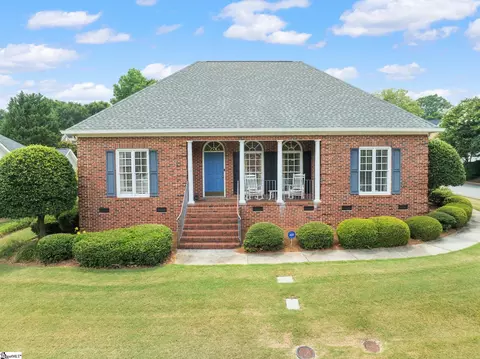 3 Glens Crossing Ct, Greer, SC 29650
