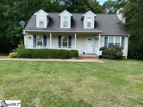 309 Lakeview Dr, Laurens, SC 29360
