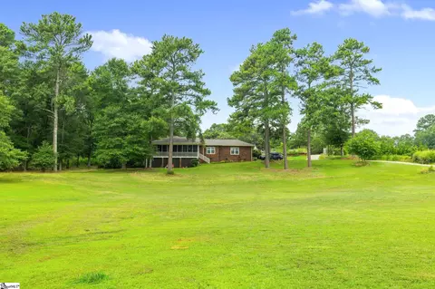 2826 2824 Standing Springs Rd, Simpsonville, SC 29680