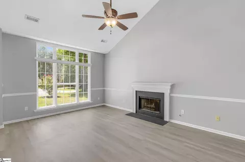 Living - 112 Trident Ct, Anderson, SC 29621 photo 2 of 4