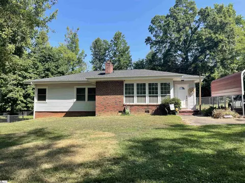 477 Smithville Rd, Mountville, SC 29370