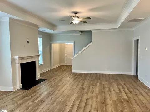 Living - 403 Plumblee Ln, Easley, SC 29642 photo 2 of 5